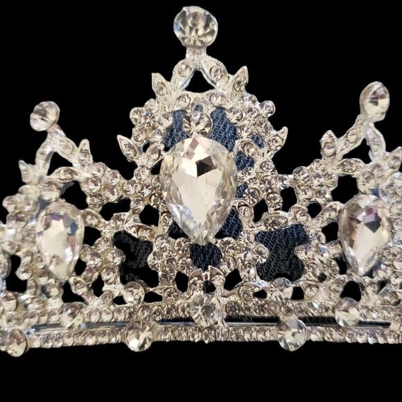 Wedding tiera silver tone and rhinestones. - Picture 3 of 3
